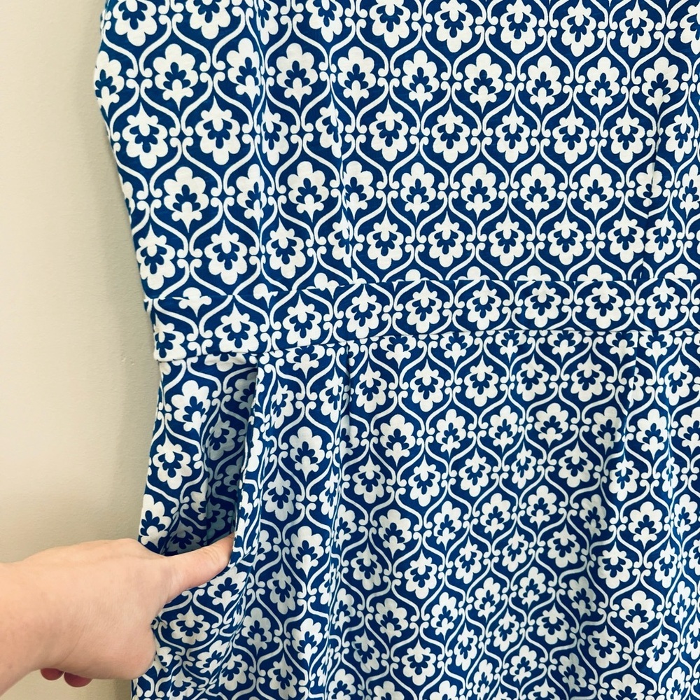 Boden Florrie Jersey Dress in Gallery Blue/Ivy Trellis, size 16-18R - Picture 5 of 9